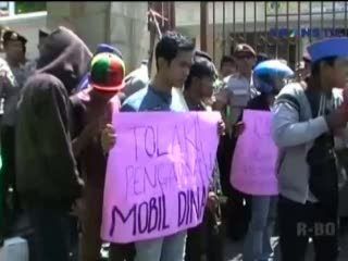 Aksi Tolak Mobil Dinas, Mahasiswa Terlibat Aksi Dorong dengan Petugas