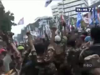 Pendukung Prabowo-Hatta Kepung Gedung MK