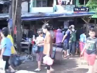 Adu Mulut, Satpol PP Usir Warga Makam