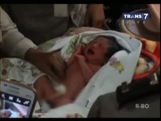 Bayi Dibuang di Meja Warung, Polisi Lacak Pelaku