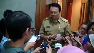 Ahok Sudah Persenjatai Satpol PP yang Bertugas di Monas
