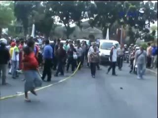 Video Amatir: Detik-detik Saat 3 Mobil Tabrakan Beruntun Terbakar