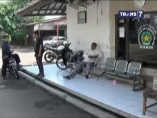 Polisi BebaskanTerduga Ketua Regional ISIS