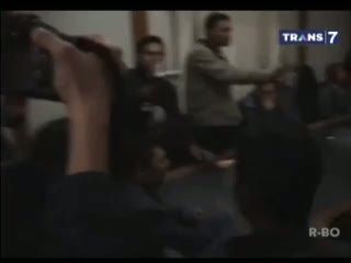 Puluhan Orang Tua Protes Sistem Rayon