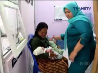 Bayi Kembar Lahir di Hari Kemerdekaan 