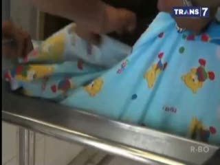 Bayi dengan Kondisi Patah Kaki dan Tangan Ditemukan Warga