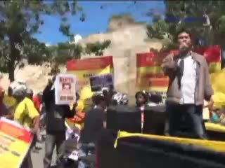 Demo Menolak Nurdin Halid Jadi Ketua DPD Golkar