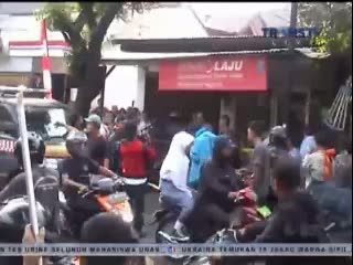 Perampok Bank Bawa Senjata Api
