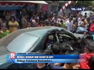 Pengemudi Lalai, Sebuah Mobil Dihantam KA