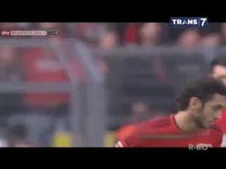 Leverkusen Ledakkan Signal Iduna Park