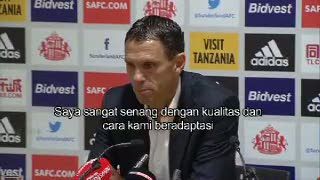 Pelatih Sunderland: Aneh Melihat MU Bermain Dengan Tiga Bek