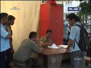 Buang Sampah Sembarangan di Kota Tua, Siap-siap KTP Ditahan Petugas