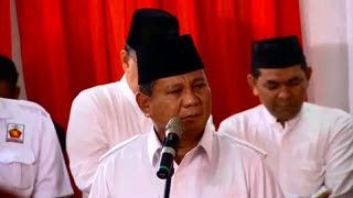Prabowo Menahan Air Mata Saat Melepas Jenazah Suhardi