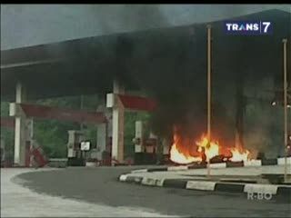 Mobil Isi Bensin habis Terbakar