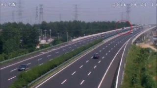 Roda Bus Terlepas Liar di Jalan Tol Terekam CCTV