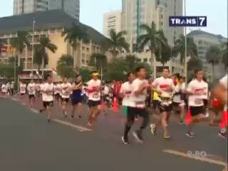 45 Ribu Pelari Ikuti Lomba Lari 17 dan 8 KM