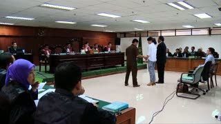 Saksi Penyidik KPK Kuatkan Tuduhan Suap Atas Bupati Biak Numfor Non Aktif