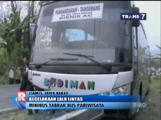Minibus Tabrak Bus Pariwisata, Satu Orang Kritis