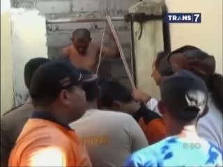 Kakek Kecebur Sumur Sedalam 18 Meter dan Selamat