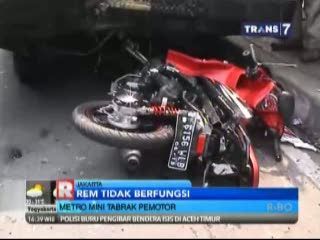 Rem Tak Berfungsi, Metro Mini Tabrak Pemotor