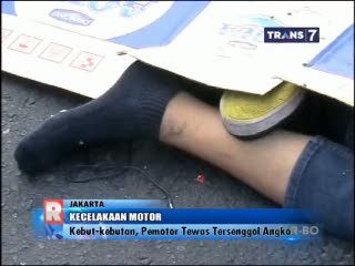 Kebut-kebutan, Pemotor Tewas Tersenggol Angkot