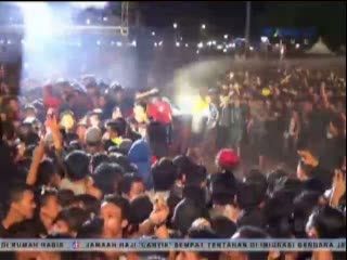 Penonton Saling Senggol, Konser Wali dan Geisha Berlangsung Ricu