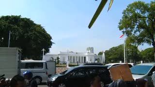 Tolak RUU Pilkada, Massa Demo di Depan Istana