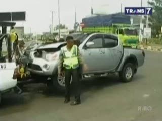  Terobos Lampu Merah, Truk Tabrak Pemotor Hingga Tewas