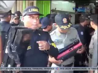 Penertiban Bangunan Liar di Jl Pasar Turi, Surabaya