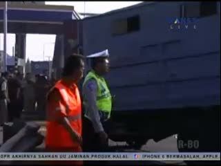 Kecelakaan di Tol Dupak, 6 Anggota TNI Tewas