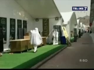 Jemaah Haji Lempar Jumrah 