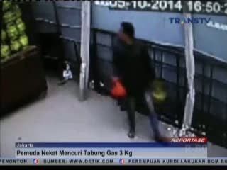 Terekam CCTV saat Beraksi, Seorang Pencuri Tabung Gas Ditangkap