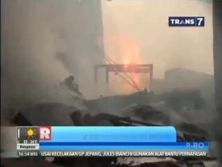 Pemukiman Dekat Depo Pertamina Terbakar, Warga Panik
