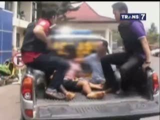 Pelaku Perampokan Toko Emas Ditangkap dan Ditembak Kakinya