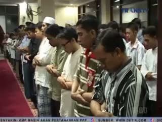Sholat Sunnah Gerhana Bulan Dilakukan di Beberapa Tempat