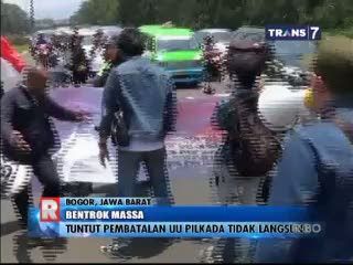 Mahasiswa Bentrok dengan Polisi Tuntut Pembatalan UU Pilkada 