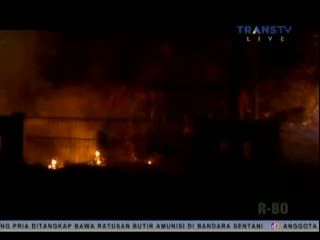 19 Rumah Dibakar Massa, 1 Polisi Terluka dalam Bentrokan di Luwu