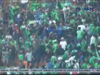 Copet Dihajar Bonek