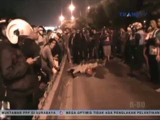Pengendara Motor Tewas Tabrak Portal
