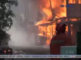 Belasan Rumah di Utan Kayu Ludes Terbakar