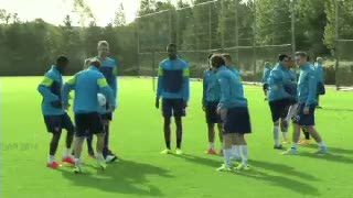 Theo Walcott Siap Turun di Liga Champions