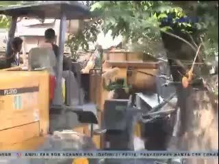 Satpol PP Bongkar Bangli di Taman Honda