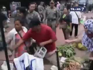 Akan Ditertibkan, Seorang Pedagang Ancam Petugas dengan Pisau