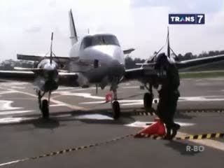 Langgar Wilayah Udara RI, Sukhoi TNI AU Paksa Pesawat Asing Mendarat