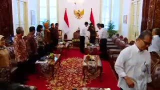 Bertemu OJK, Jokowi Minta Waspada Ekonomi Global
