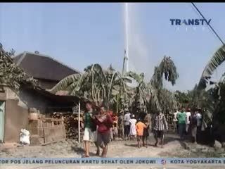 Semburan Air dari Pengeboran Mencapai Tinggi 30 Meter