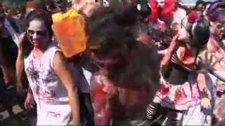 Hari Para Arwah, Jalanan Rio Jadi Lautan Penuh Zombie