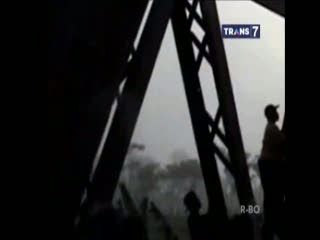 Pencuri Ini Nekat Gantung Diri di Jembatan Lantaran Takut Dihakimi Massa