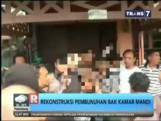 Rekonstruksi Pembunuhan di Bak Kamar Mandi