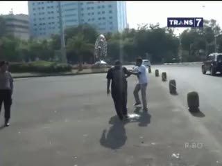 Coba Bakar Diri, Mahasiswa Dibekuk di Depan Istana